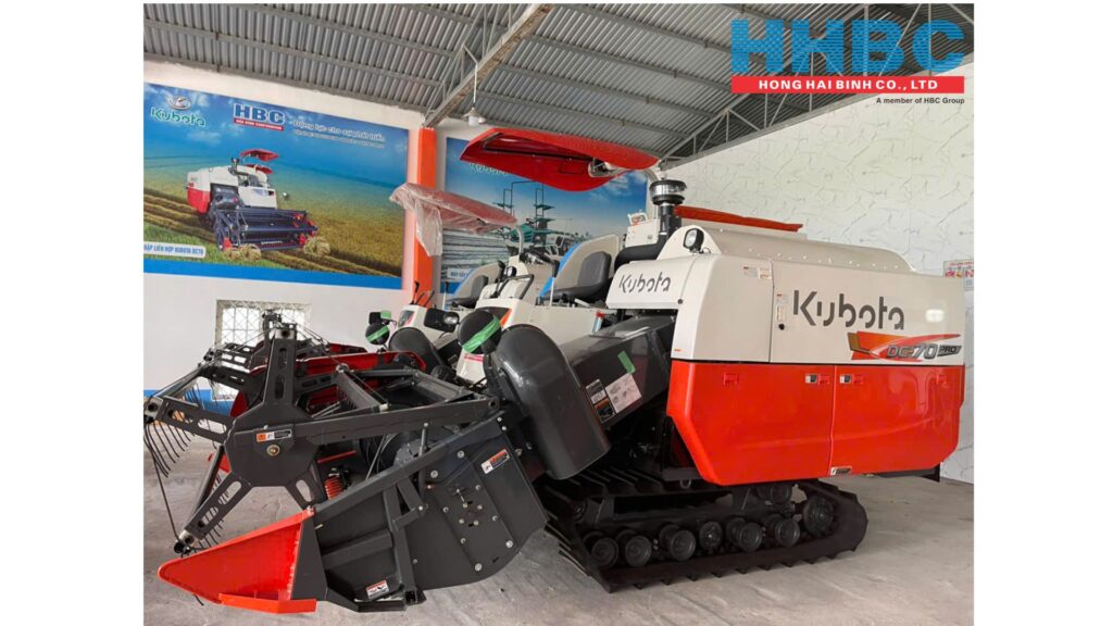 Máy gặt Kubota DC70PRO tại Hồng Hải Bình
