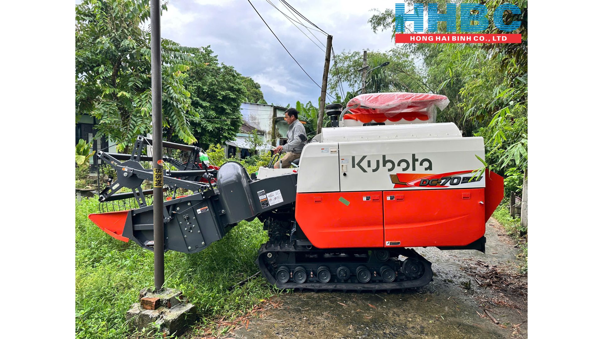 Máy gặt Kubota DC70PRO