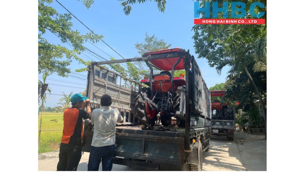 Bàn giao máy kéo Kubota L4028DT tại TP Đà Nẵng