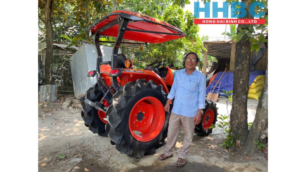 Khách hàng sử dụng máy kéo Kubota L4028DT tại TP Đà Nẵng