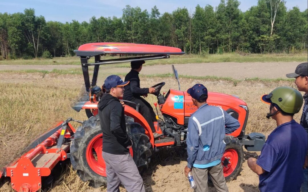 CHƯƠNG TRÌNH CHẠY THỰC TẾ SẢN PHẨM KUBOTA L4028 KẾT HỢP DÀN XỚI KRX TẠI HỒNG HẢI BÌNH