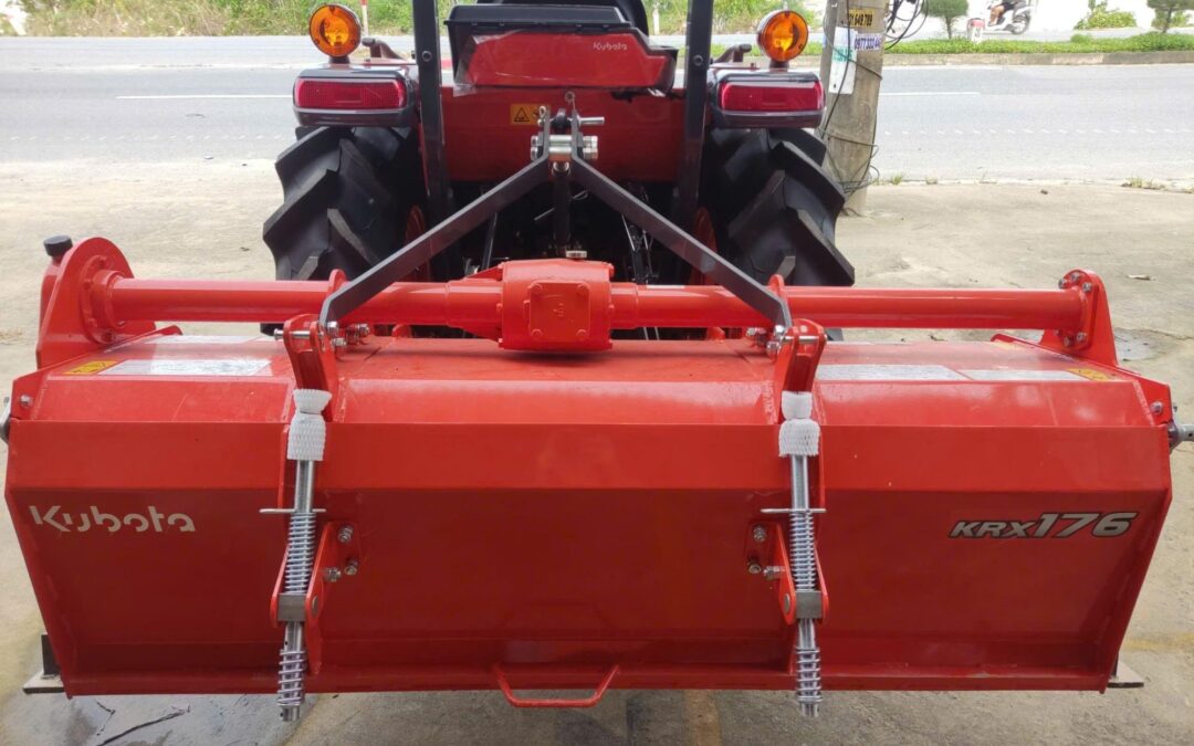 NÂNG CAO NĂNG SUẤT VỚI BỘ ĐÔI MÁY KÉO KUBOTA L4028DT VÀ DÀN XỚI KRX 176