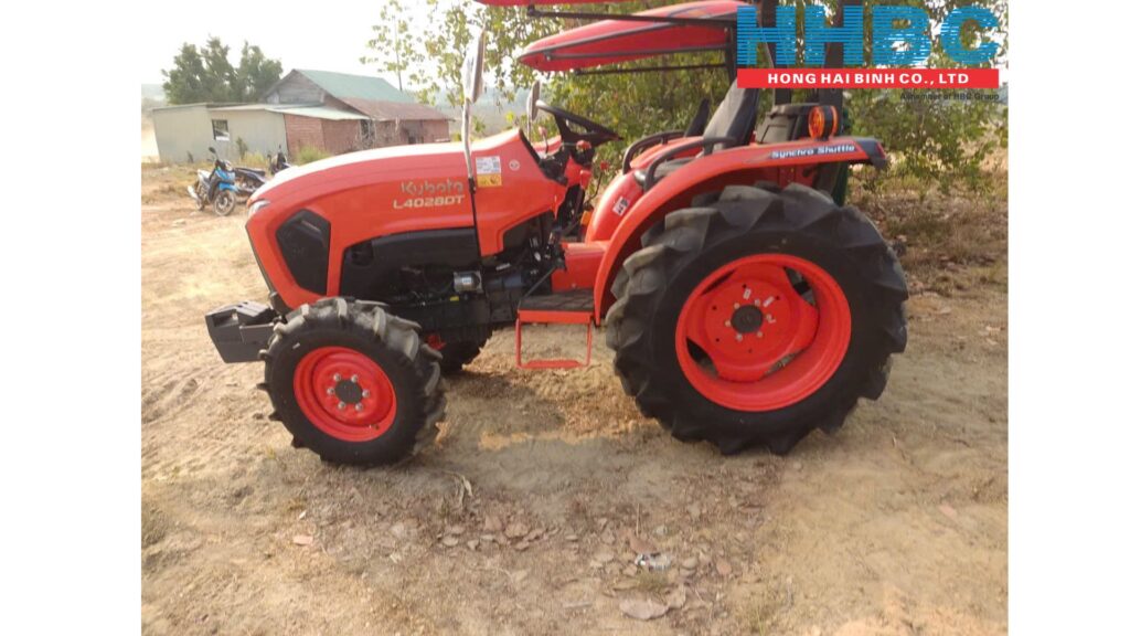 Bàn giao máy kéo Kubota L4028DT phục vụ sản xuất
