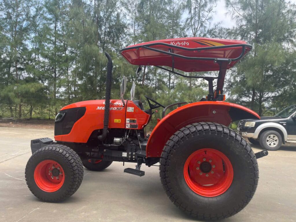 Máy kéo Kubota M6040SU phù hợp với diện tích đất canh tác lớn