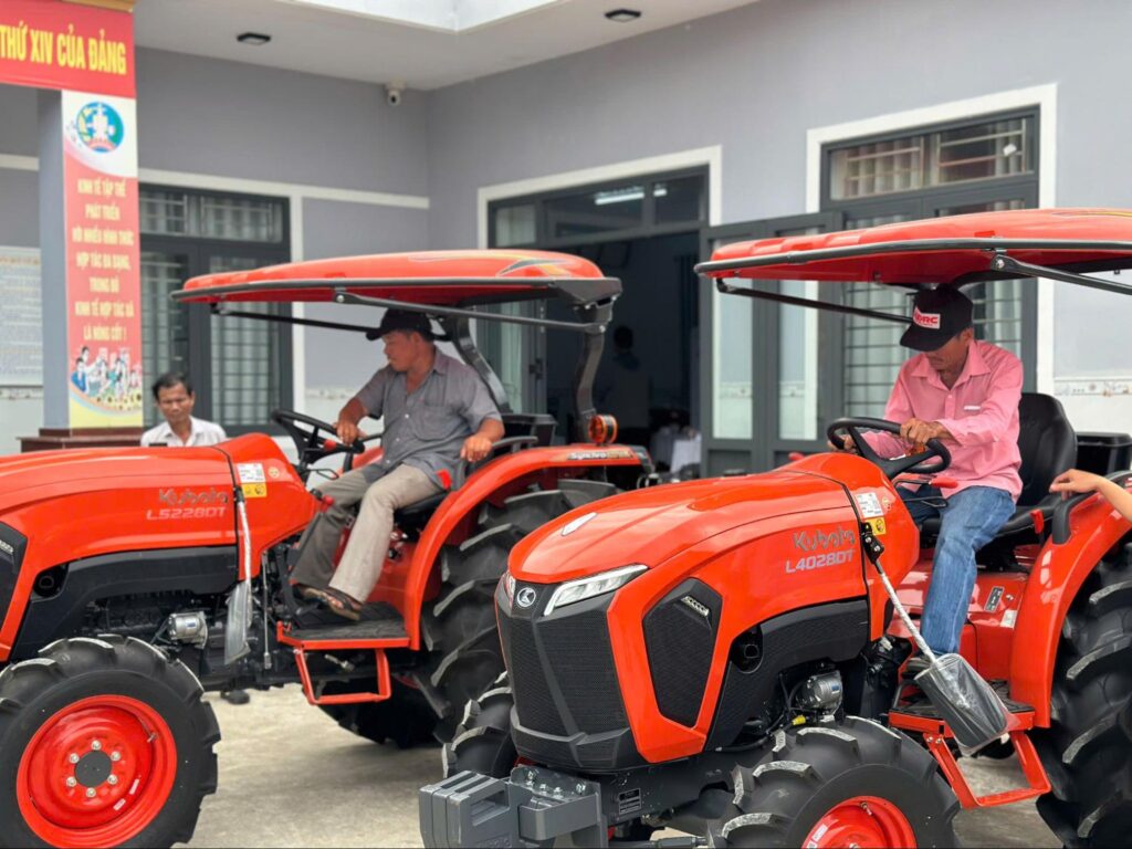 Máy kéo Kubota L4028DT và L5228DT