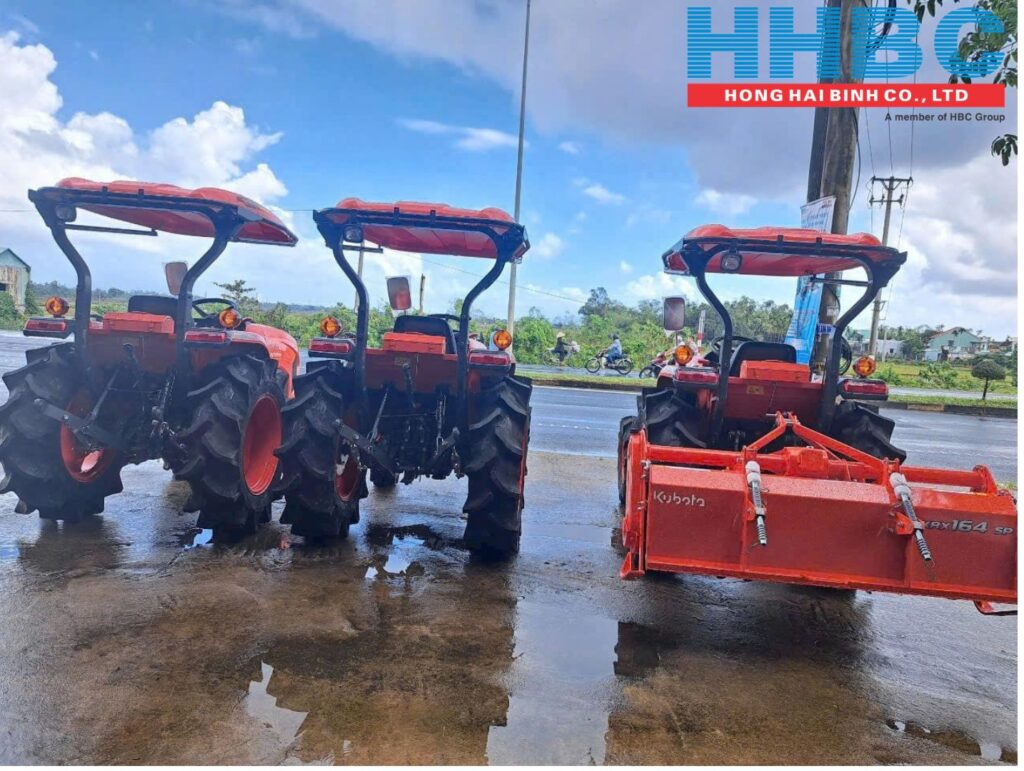Dàn xới KRX176-VN và các dòng máy kéo tại HHBC)