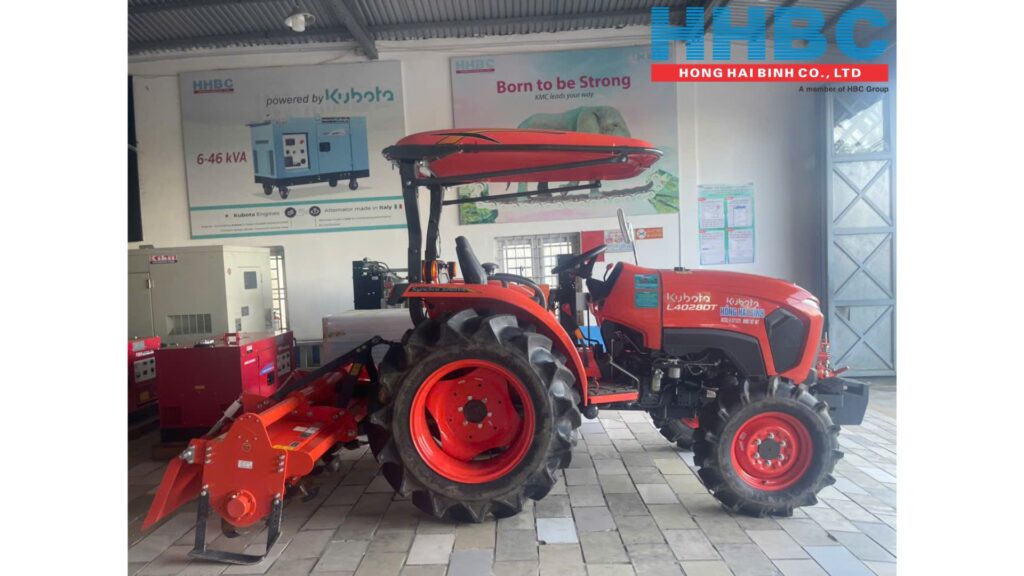 Máy kéo Kubota L4228DT kèm dàn xới KRX176